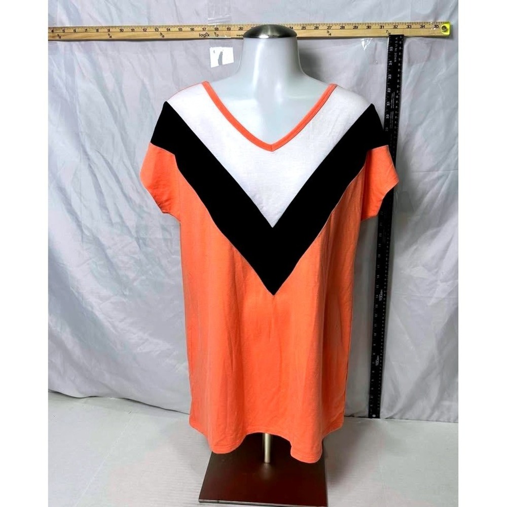 Zenana‎ ~ Women Coral/Black/White Chevron Colorblock V-Neck Tunic Top ~ Small